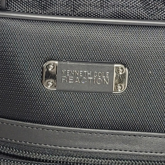 KENNETH COLE REACTION LAPTOP CASE TOP ZIP - Picture 5 of 14
